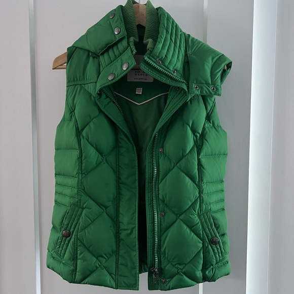 Esprit - Green puffer vest - ladies sz 6 - Picture 1 of 4